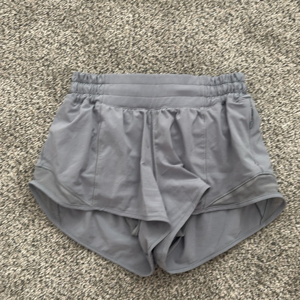 Rhino Gray lululemon hotty hot shorts, size 2, 2.5 inch